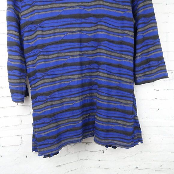 SOFT WORKS BLUE & BLACK STRIPE 3/4 SLEEVE RUFFLE FRONT WITH BUILT IN TOP SIZE L - Picture 9 of 9